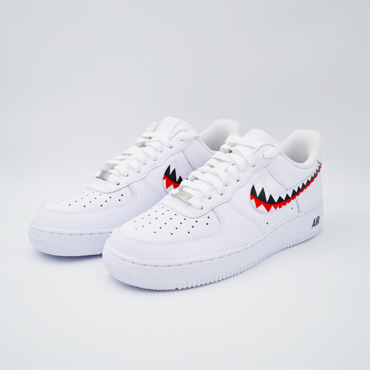 Customized AF1 Shark - Handcraftd